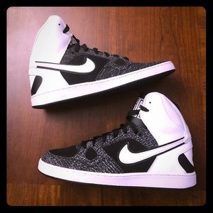 Nike Basketball sneaker
